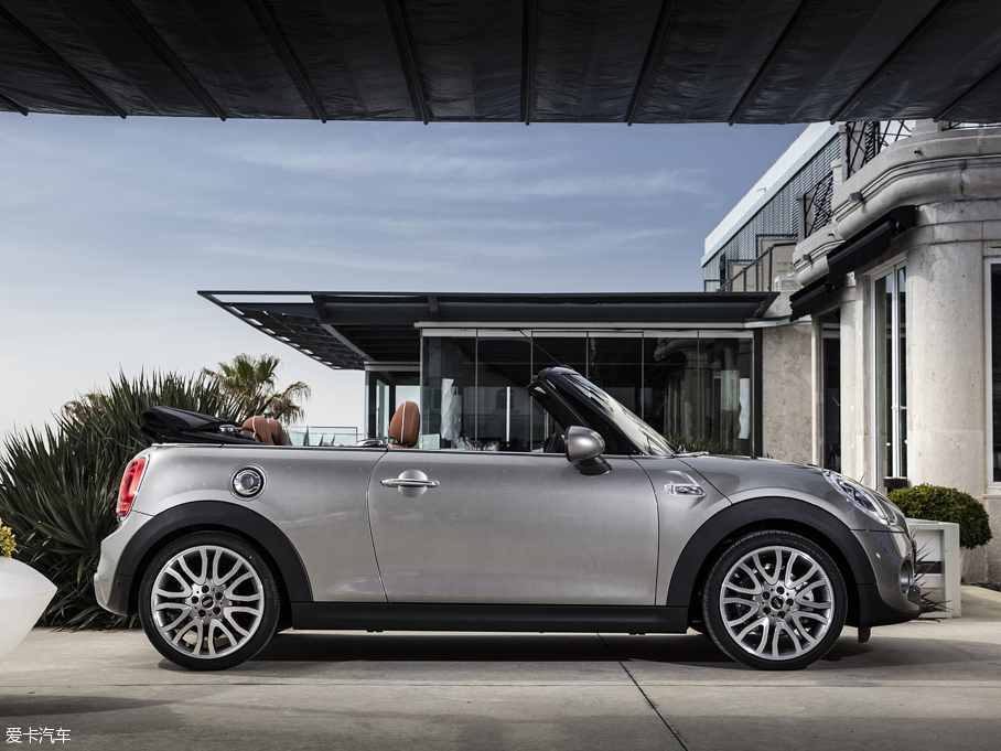 2016MINI 3-DOOR ONE