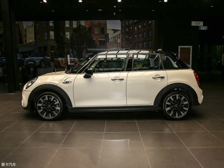 2016MINI 5-DOOR COOPER S