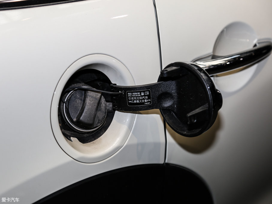 2016MINI 5-DOOR COOPER S