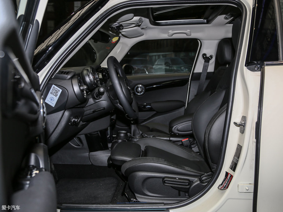 2016MINI 5-DOOR COOPER S