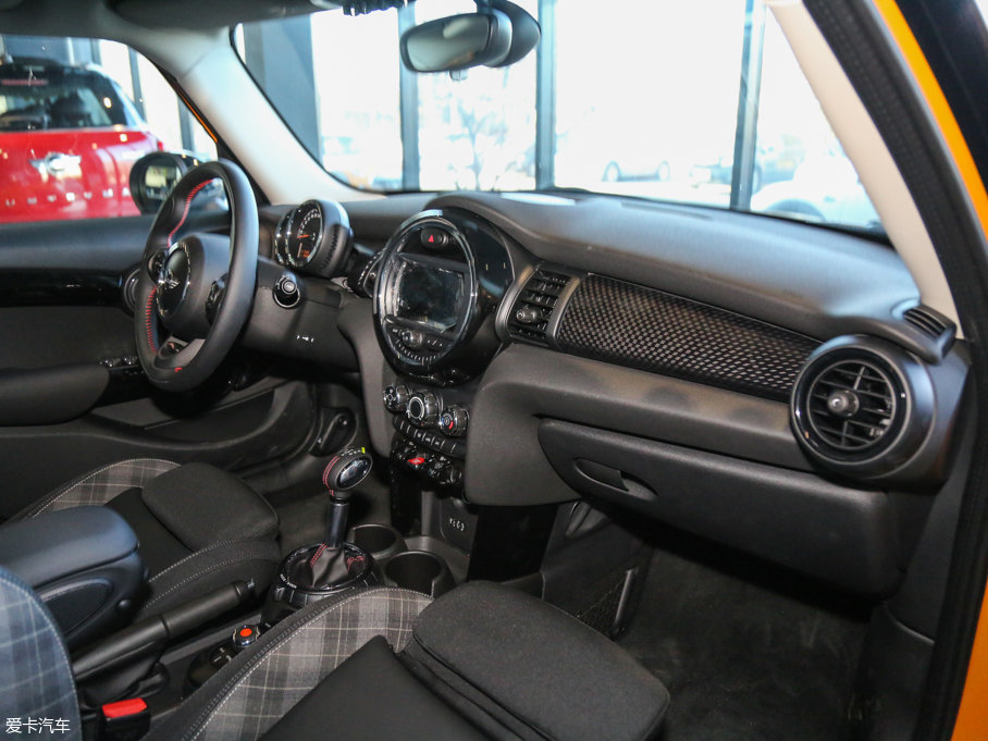 2016MINI 5-DOOR COOPER S
