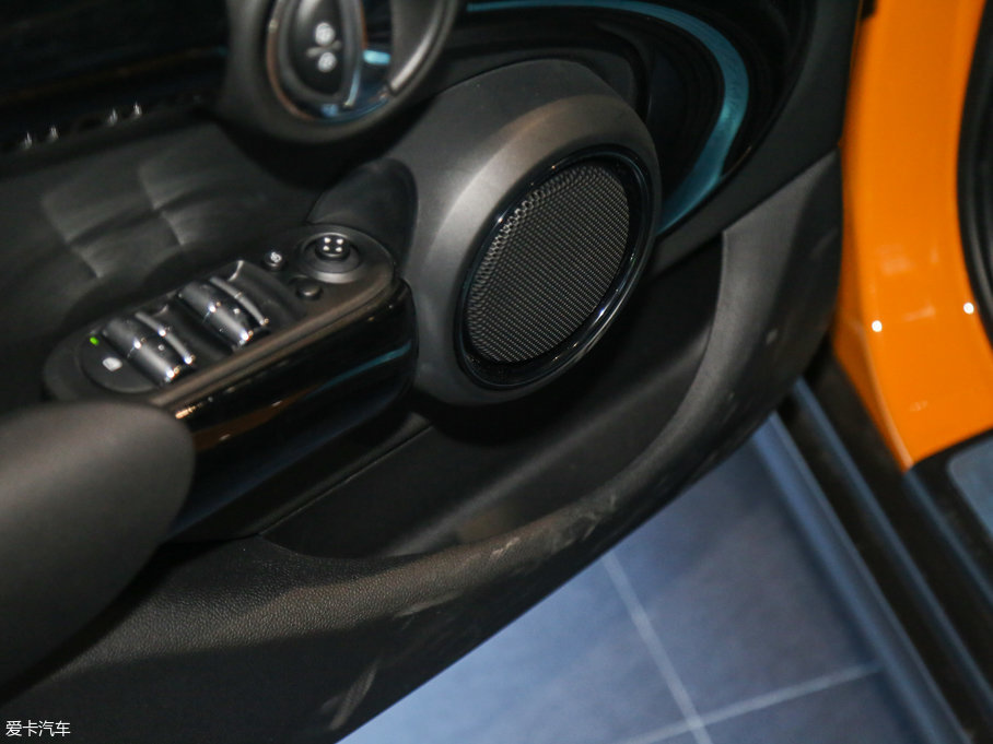 2016MINI 5-DOOR COOPER S