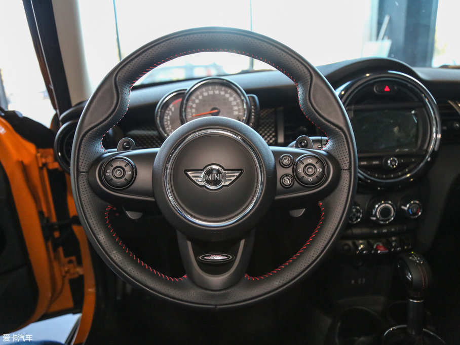 2016MINI 5-DOOR COOPER S