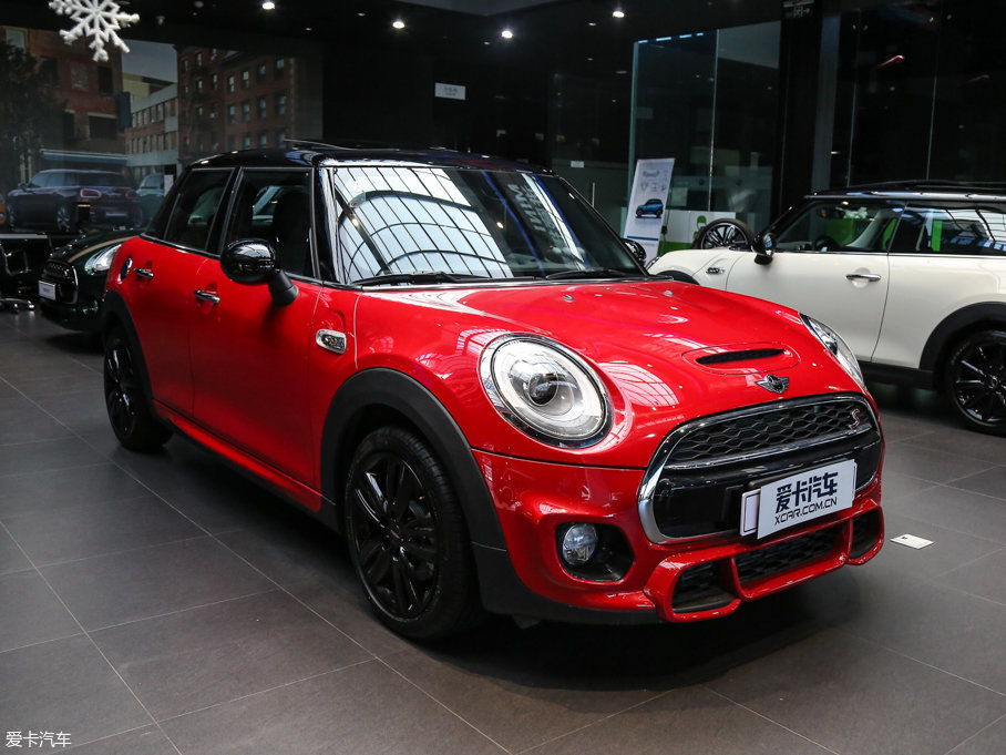 2016MINI 5-DOOR COOPER S 