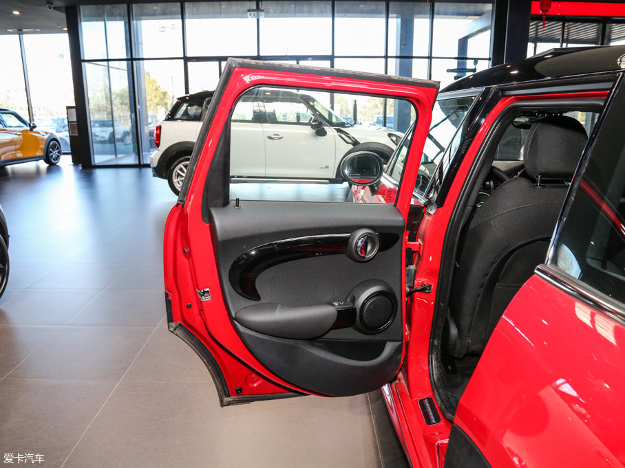 2016MINI 5-DOOR COOPER S F