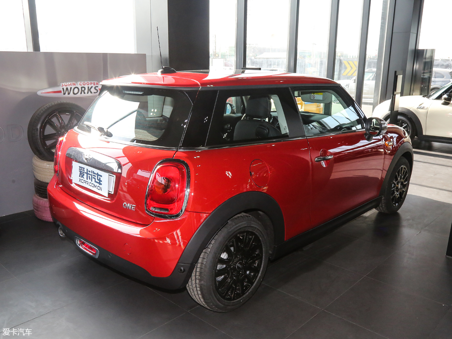 2016MINI 3-DOOR ONE