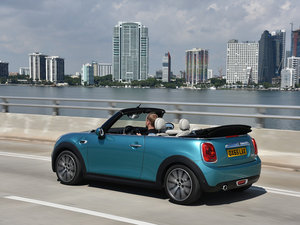 20163-DOOR ONE MT w^