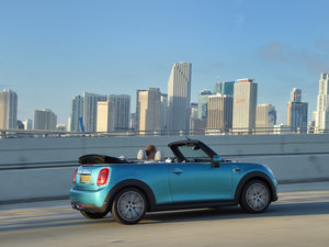 20163-DOOR ONE MT w^