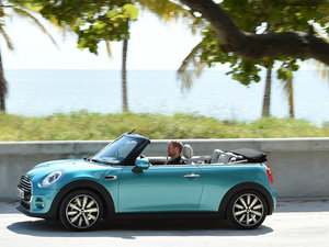 20163-DOOR ONE MT w^