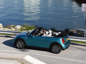 20163-DOOR ONE MT w^