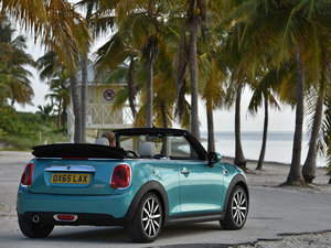 20163-DOOR ONE MT w^