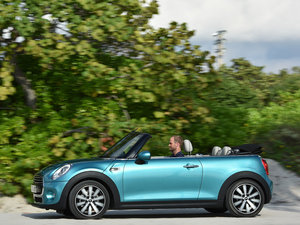 20163-DOOR ONE MT w^