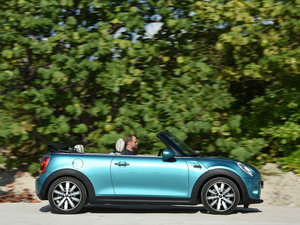 20163-DOOR ONE MT w^