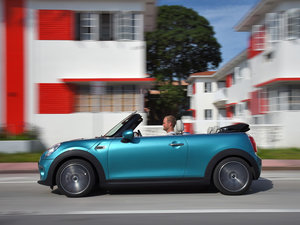 20163-DOOR ONE MT w^