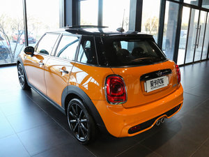 2016款5-DOOR COOPER S 整体外观