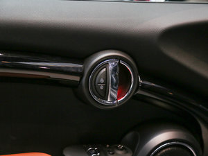 20163-DOOR COOPER S SEVEN g