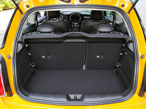 2016款3-DOOR COOPER S 先锋派 行李厢空间