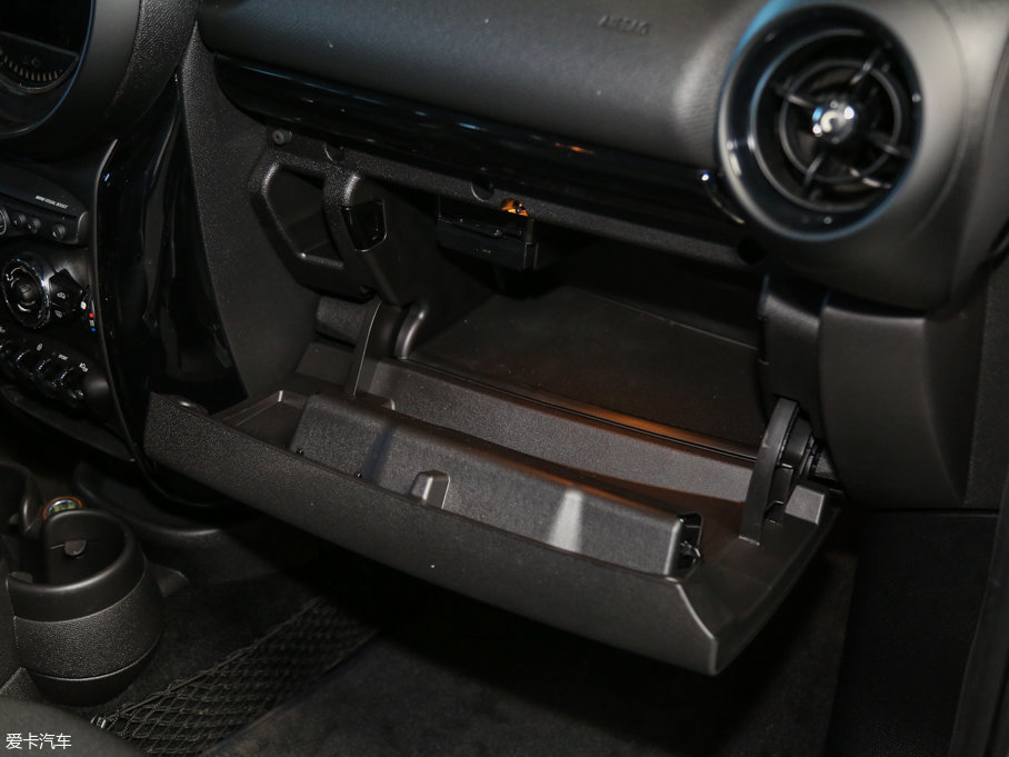 2016MINI COUNTRYMAN 1.6T COOPER All 4 Fun b