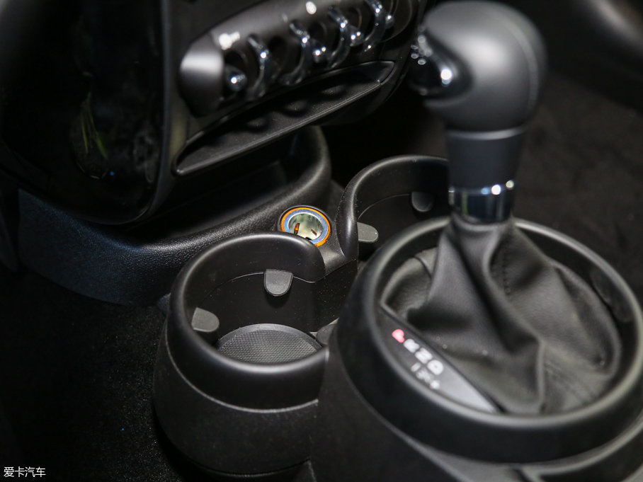 2016MINI COUNTRYMAN 1.6T COOPER All 4 Fun b