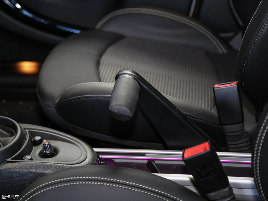 2016MINI COUNTRYMAN 1.6T COOPER All 4 Fun b