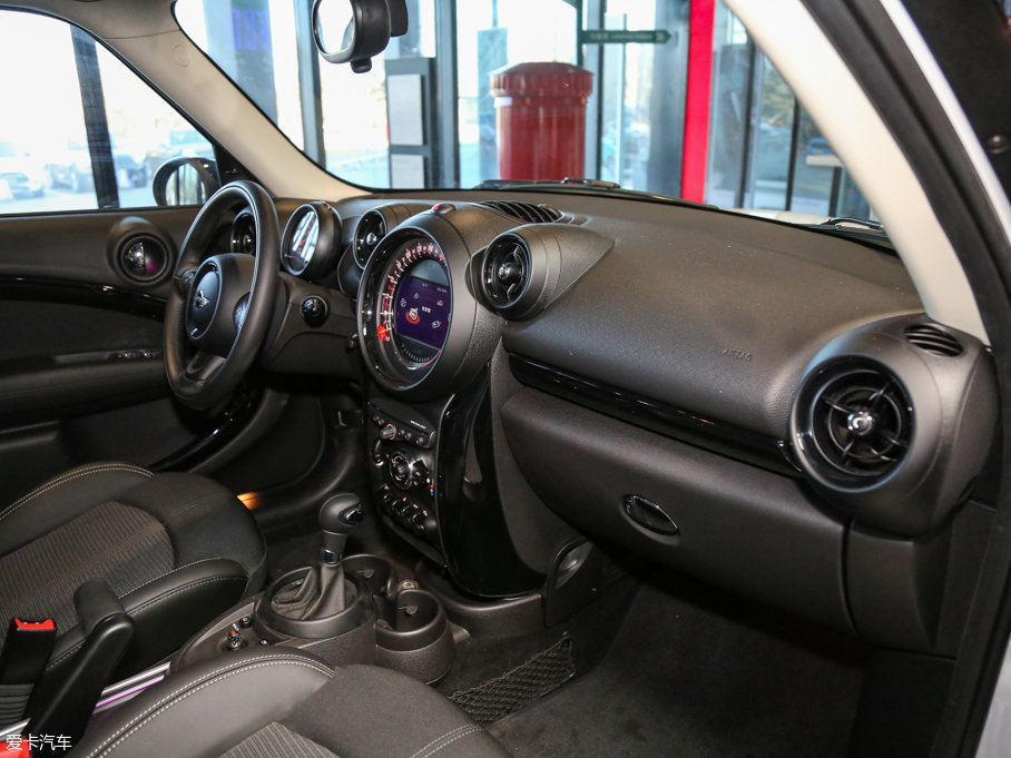 2016MINI COUNTRYMAN 1.6T COOPER All 4 Fun b