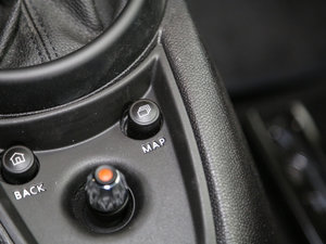 2016款1.6T COOPER All 4 Fun 装备控 中控区