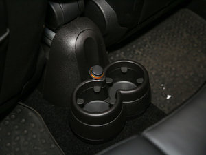 2016款1.6T COOPER S All 4 装备控 空间座椅