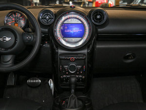2016款1.6T COOPER S All 4 装备控 中控区
