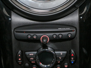 2016款1.6T COOPER S All 4 装备控 中控区