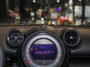 2016款1.6T COOPER S All 4 装备控 中控区