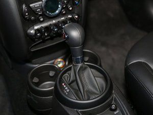 2016款1.6T COOPER All 4 Park Lane 中控区