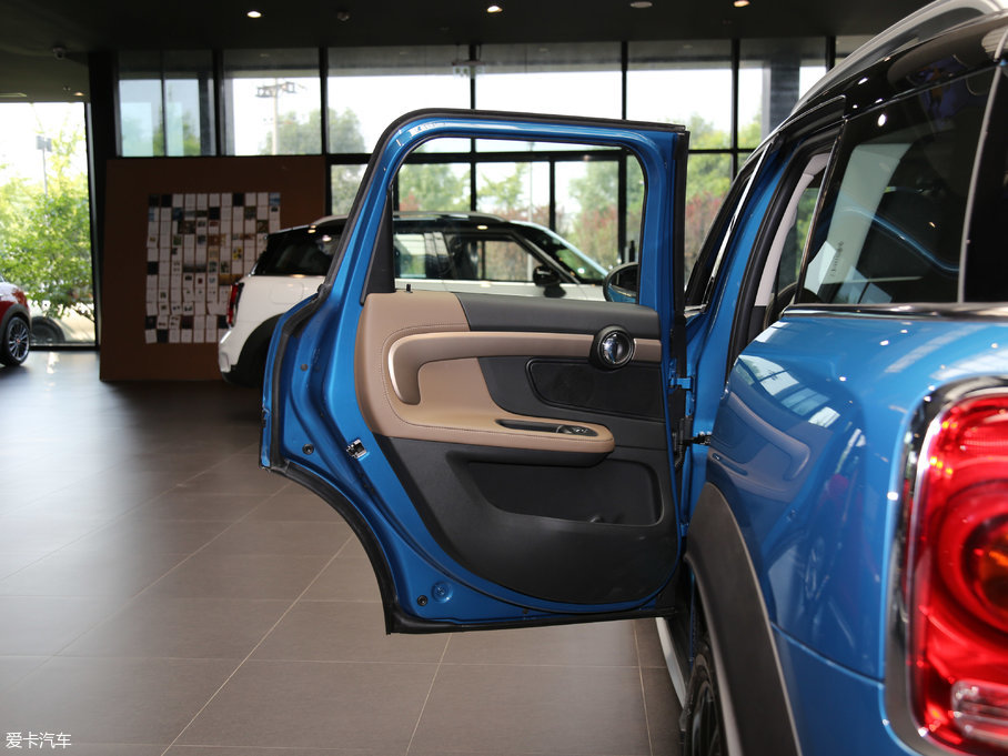 2017MINI COUNTRYMAN COOPER ALL4 м