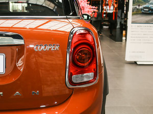 2017款COOPER ALL4 旅行家 尾灯