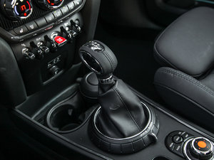 2017款COOPER S ALL4 旅行家 换挡杆