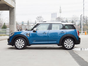 2017款COOPER S ALL4 探险家 正侧（左）