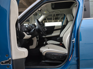 2017款COOPER S ALL4 探险家 前排空间