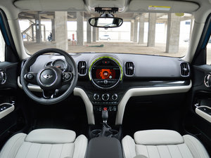 2017款COOPER S ALL4 探险家 内饰全景