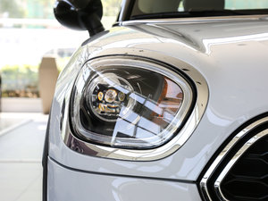 2017COOPER S ALL4 м ^