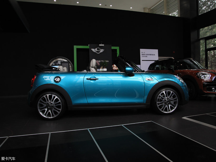 2017MINI 3-DOOR COOPER ձ{