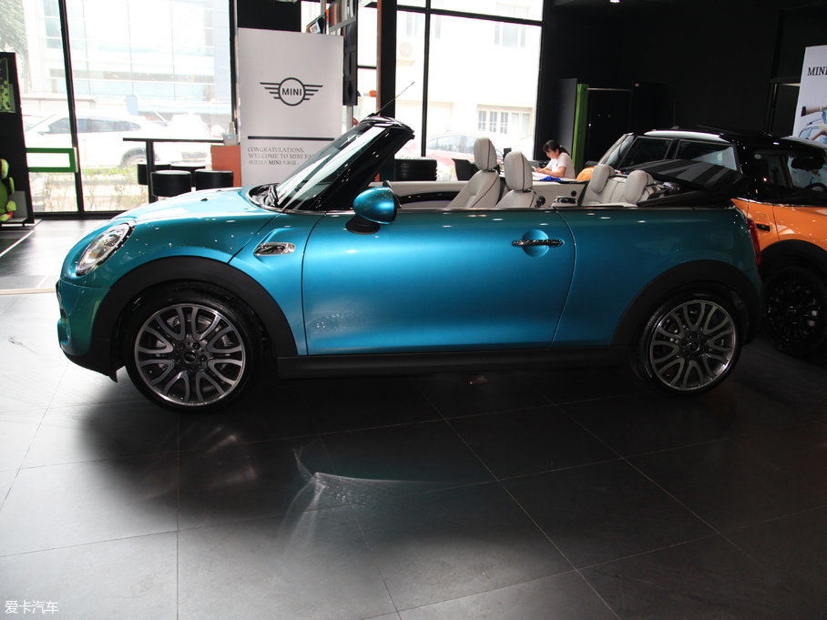 2017MINI 3-DOOR COOPER ձ{