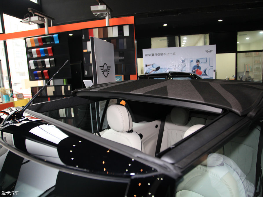 2017MINI 3-DOOR COOPER ձ{