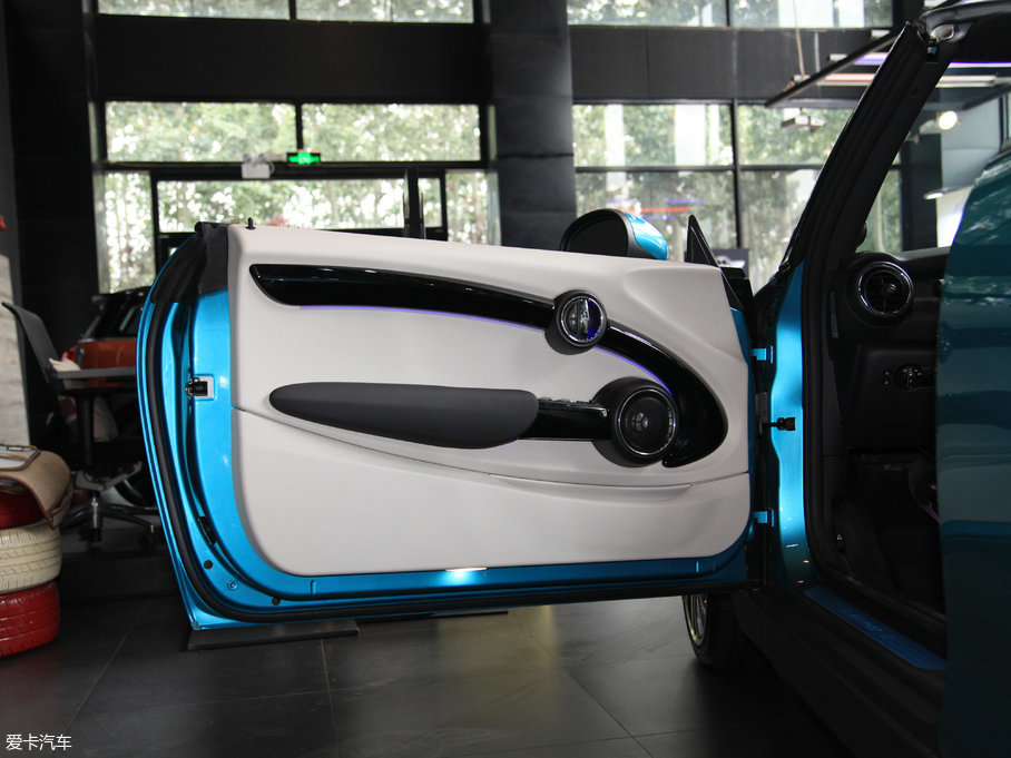 2017MINI 3-DOOR COOPER ձ{