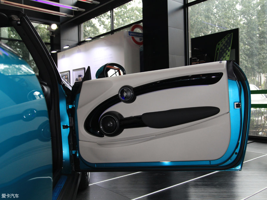 2017MINI 3-DOOR COOPER ձ{