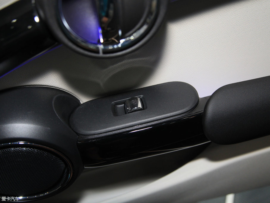 2017MINI 3-DOOR COOPER ձ{