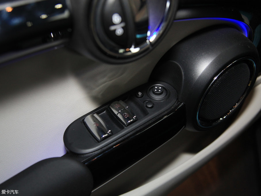 2017MINI 3-DOOR COOPER ձ{