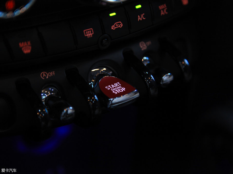 2017MINI 3-DOOR COOPER ձ{