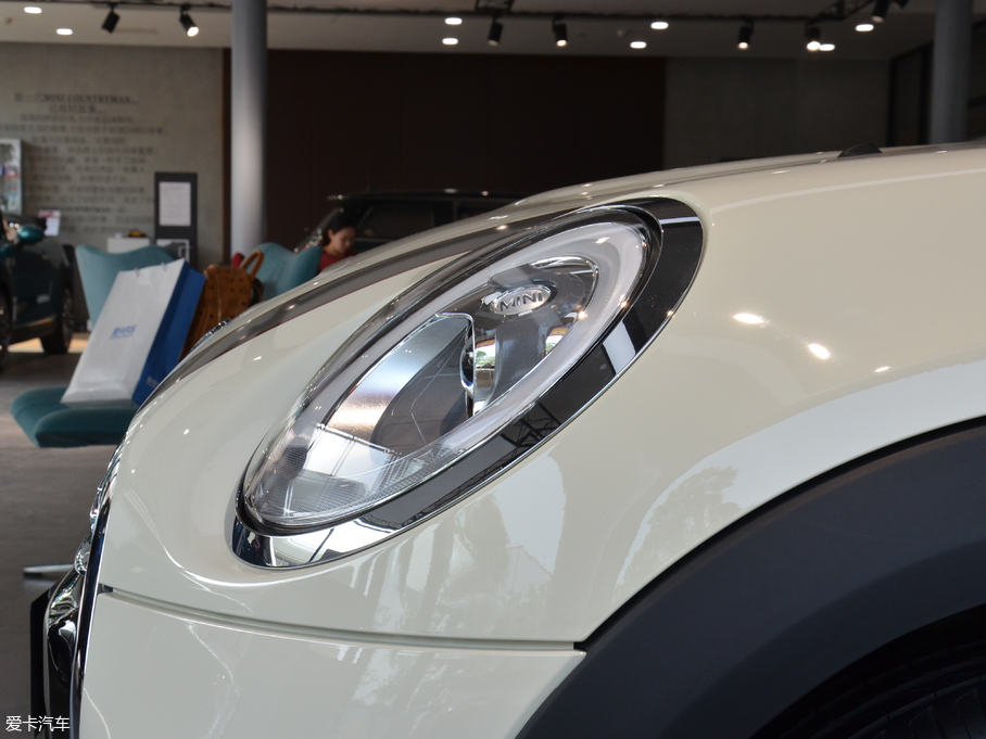 2018MINI 5-DOOR COOPER SEVENo