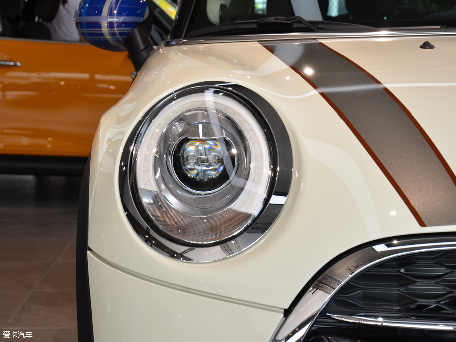 2018MINI 5-DOOR COOPER SEVENo