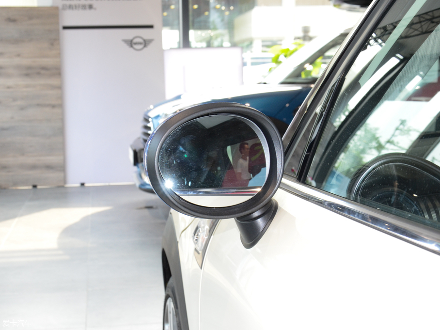 2018MINI 5-DOOR COOPER SEVENo