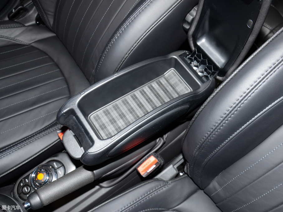 2018MINI 5-DOOR COOPER SEVENo